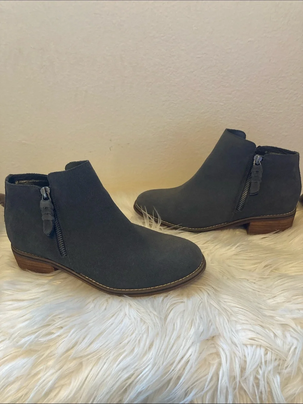 Blondo soft gray